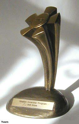 Troph&eacute;e de forme &eacute;lanc&eacute;e originale